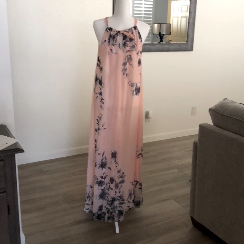 Beautiful chiffon pale pink w/ black& gray flowers - Picture 3 of 7